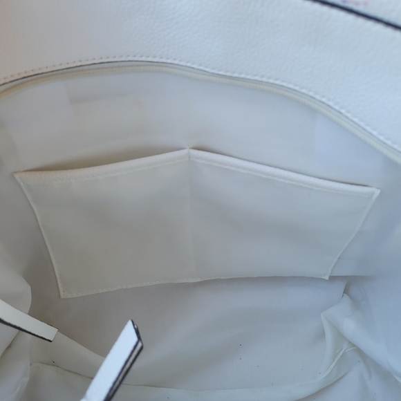 Liz Claiborne Shoulder Bag - Picture 10 of 12